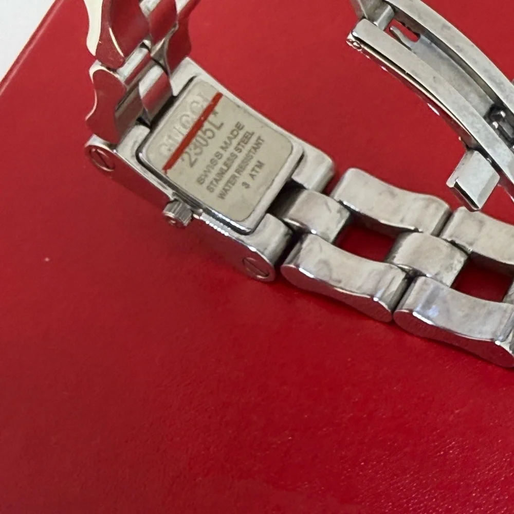 GUCCI 2305L Quartz Stainless Steal Watch - Picture 6 of 11